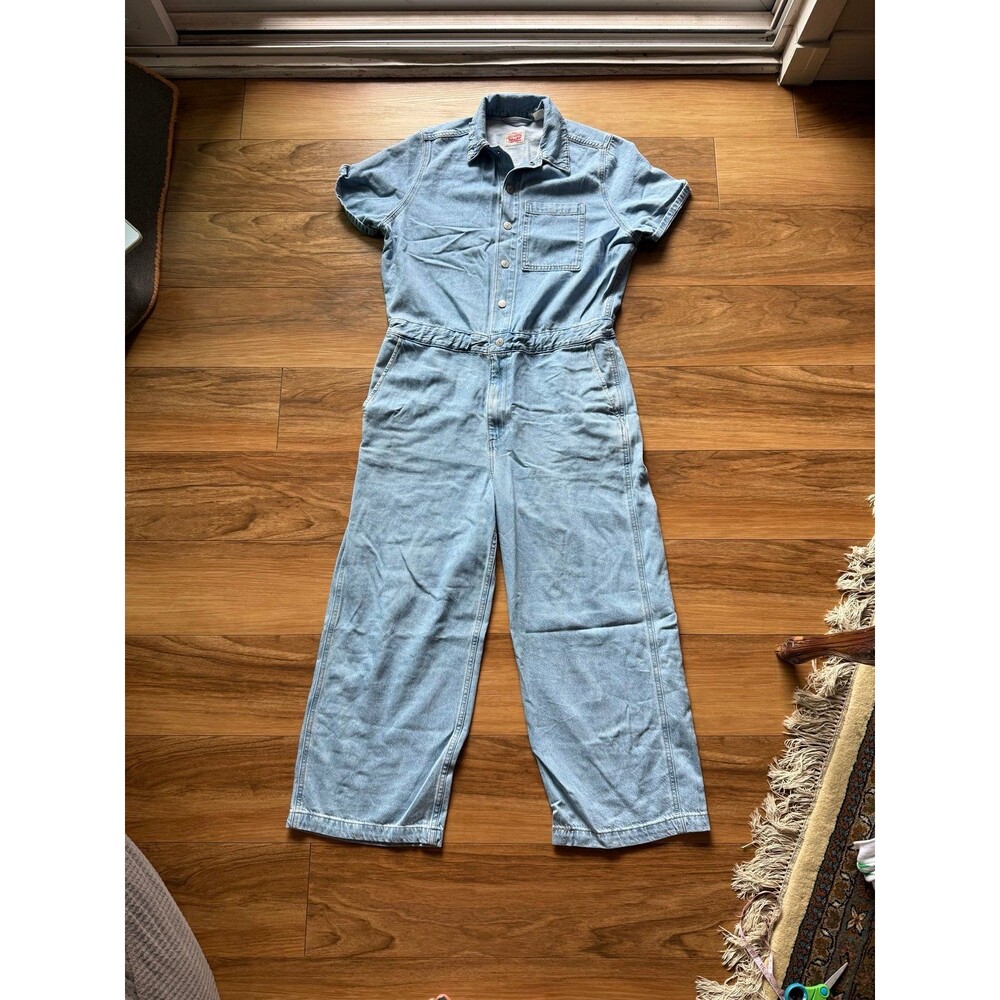 Levi’s Women’s Light Wash Denim Short Sleeve Jumpsuit Size Large 100% Cotton